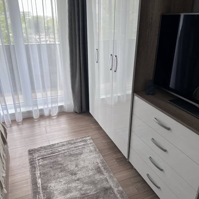 Vermietung einer gemütlichen 2-Zimmer-Wohnung mit separater Küche und Balkon, in Bukarest, Rumänien